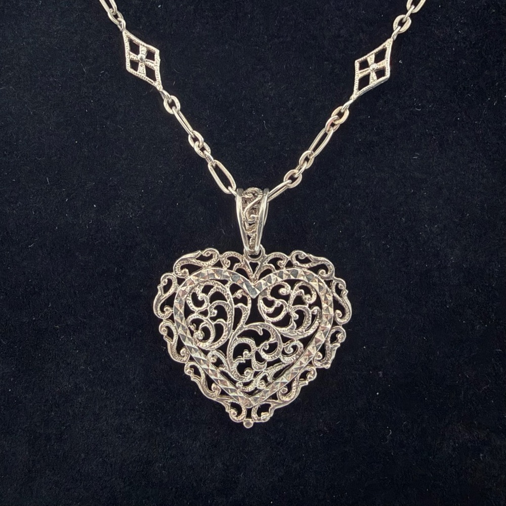 Bolivia Silver Filigree Ornate Heart Pendant and Dainty 17” - 19” Chain Necklace
